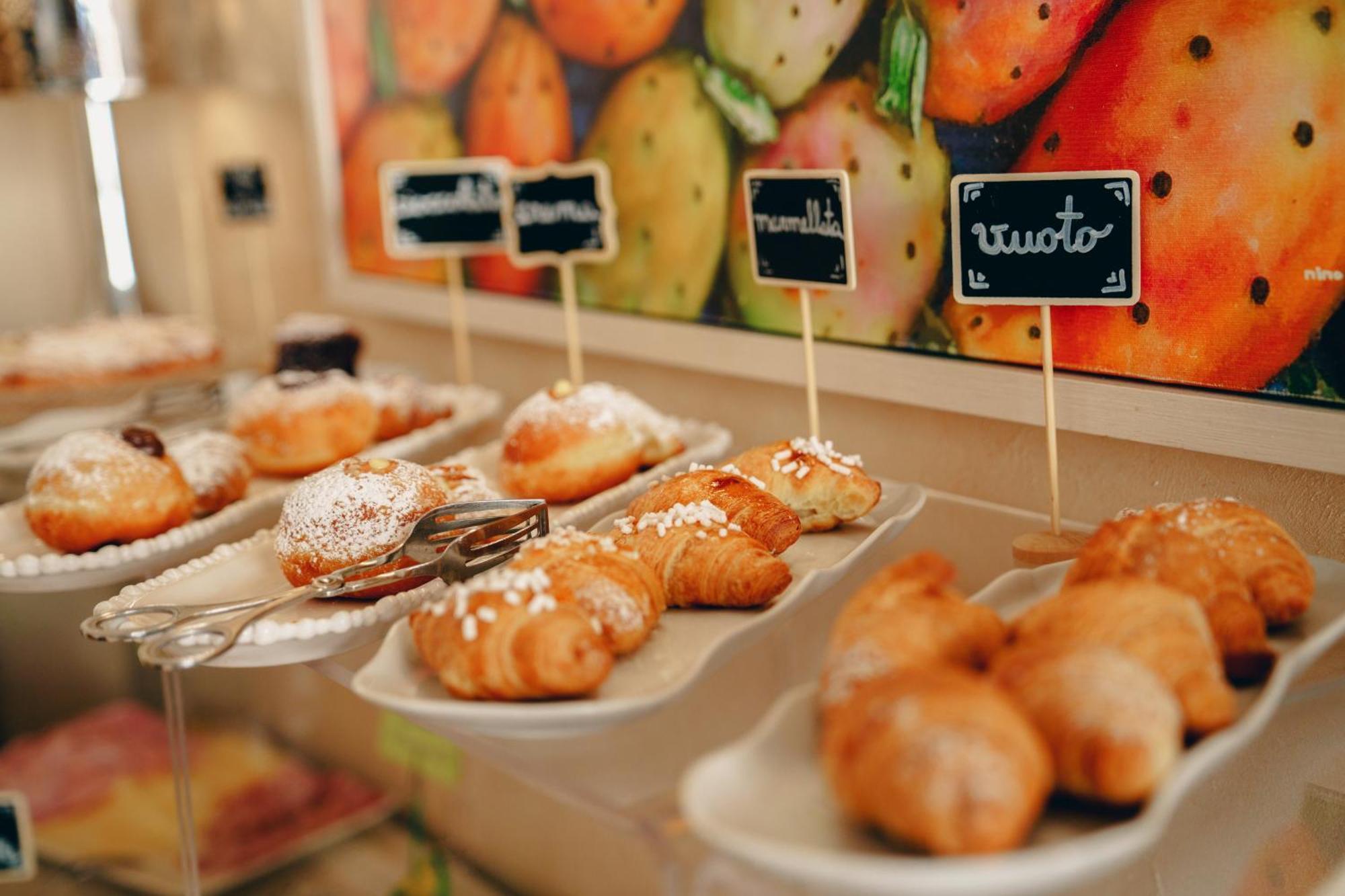 Hotel Piccolo Mondo ซานวิโต โลคาโป ภายนอก รูปภาพ