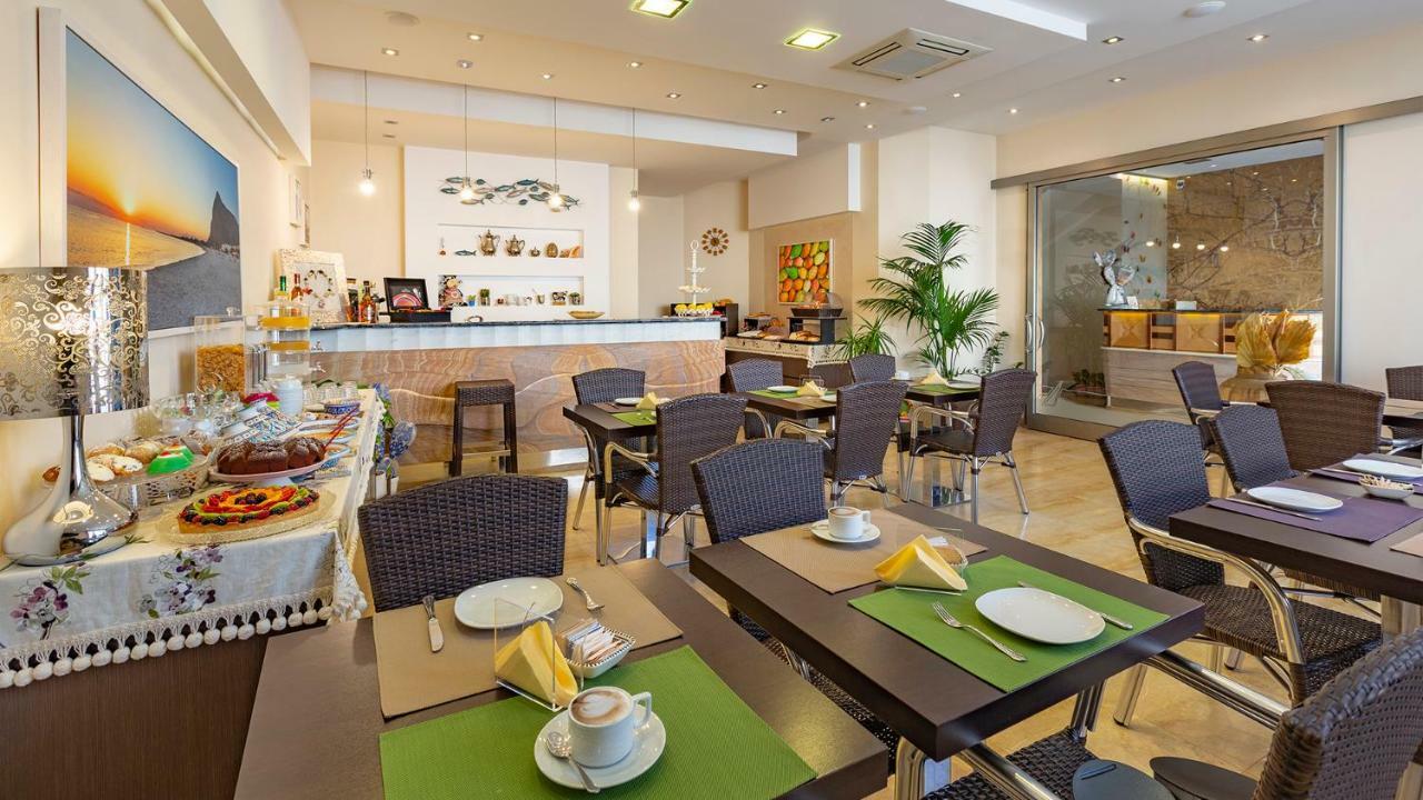 Hotel Piccolo Mondo ซานวิโต โลคาโป ภายนอก รูปภาพ