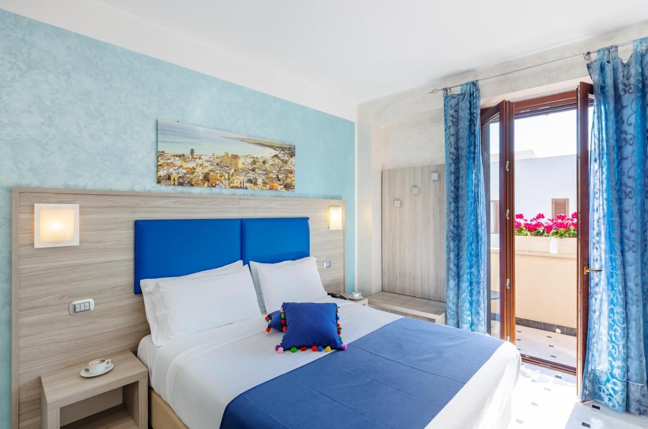 Hotel Piccolo Mondo ซานวิโต โลคาโป ภายนอก รูปภาพ
