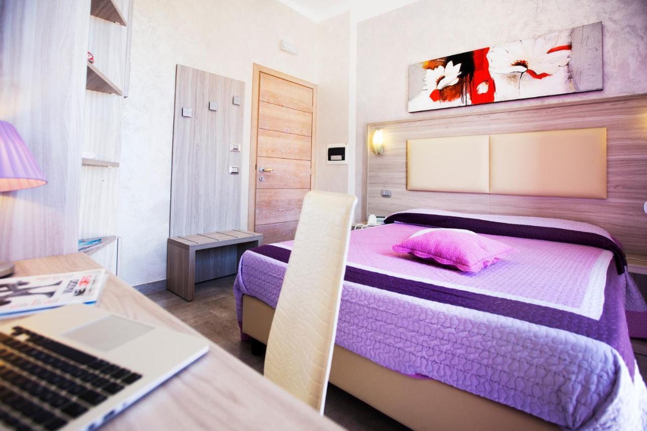 Hotel Piccolo Mondo ซานวิโต โลคาโป ภายนอก รูปภาพ